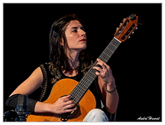 Roxane-Elfasci DSC 1494 4x3